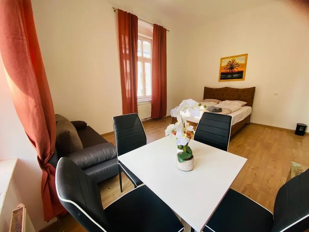 Premium Triple Room Dw Wiedeń 0*,  Austria